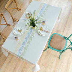 Toalha de Mesa Folhas com Borlas