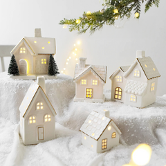 Casa Vila de Natal Iluminada em Cerâmica - comprar online