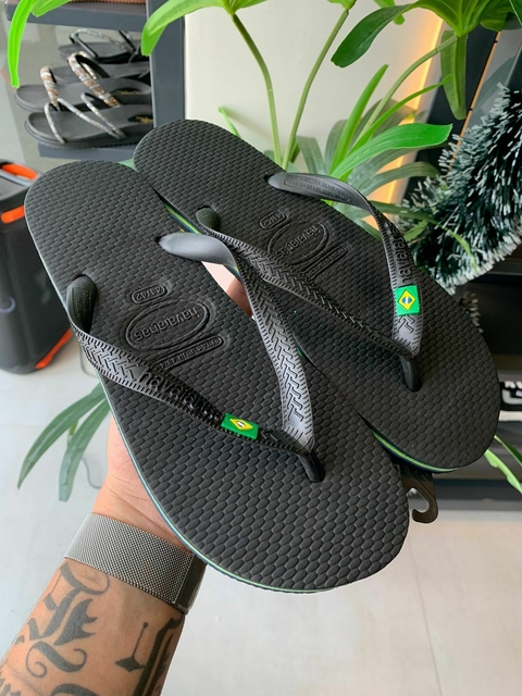 HAVAIANAS BANDEIRA PRETA
