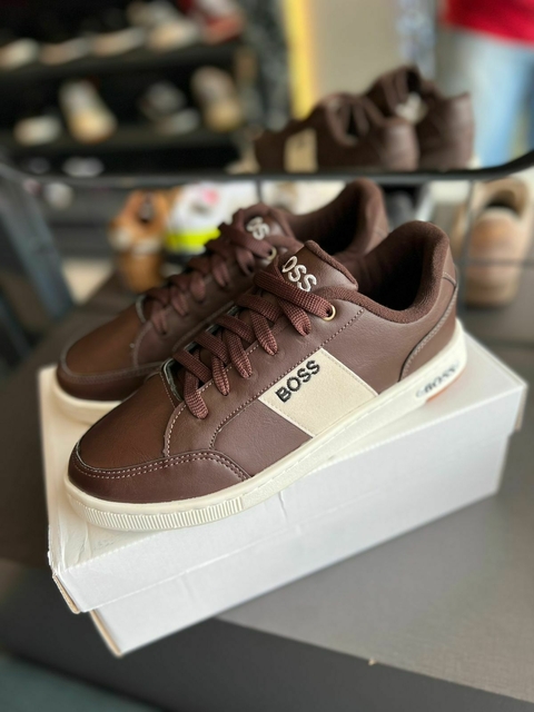 HUGO BOSS MARROM/CREME