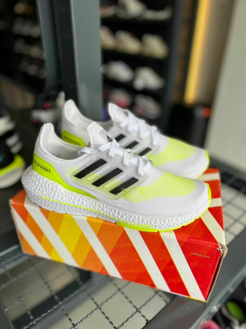 ULTRABOOST BRANCO/LIMÃO - comprar online