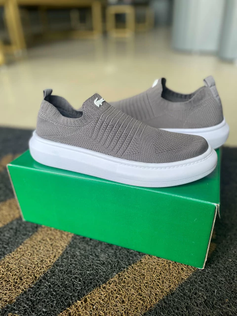 LACOSTE SLIP PLATAFORMA CINZA - comprar online