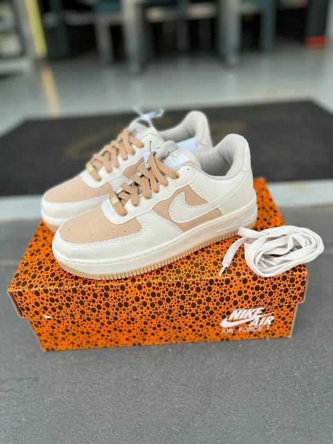 AIR FORCE 1 AREIA/NUDE - comprar online