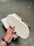 SLIDE NUVEM LV CREME - IMPÉRIO 007 SHOES