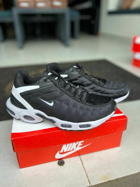 TN ESP PRETO/BRANCO - comprar online