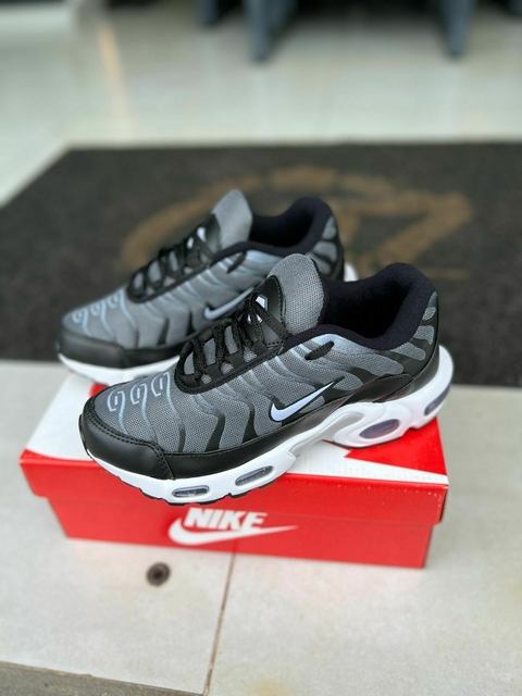 AIR MAX 95 TN PLUS GRAFITE - comprar online