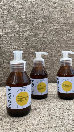 Gel de limpieza facial con carbón activado - comprar online