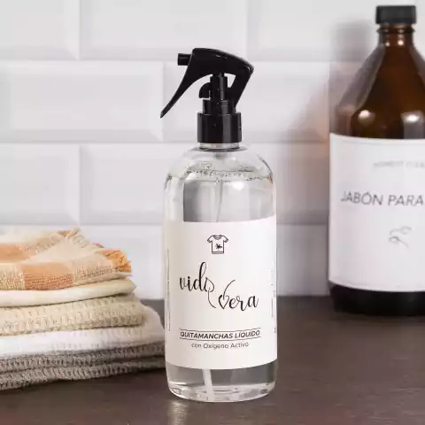 Quitamanchas líquido
