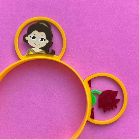 KIT TIARA + PAR DE ORELHA EM ACRILICO PRINCESA BELA - UNIDADE