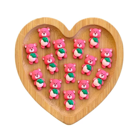 APLIQUE RESINA URSINHO COM MORANGO - 6 UNIDADES