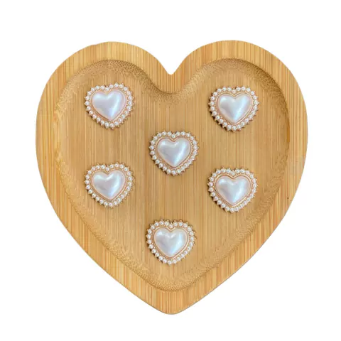 APLIQUE PEDRARIA CORAÇÃO COM PÉROLAS - 2 UNIDADES