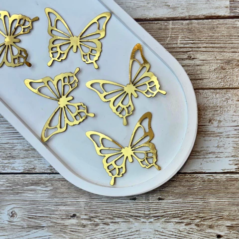 APLIQUE TECIDO BORBOLETA VAZADA DE LONITA DOURADA (4CM) - 6 UNIDADES