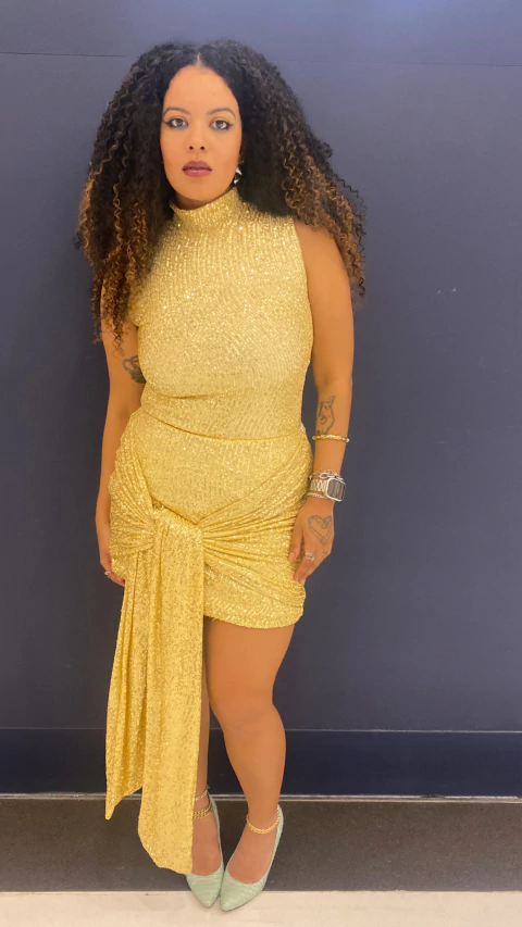 Camiseta Glória - Paetê Dourada - comprar online