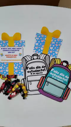 DIA DO ESTUDANTE - MOCHILA + PRESENTE - comprar online