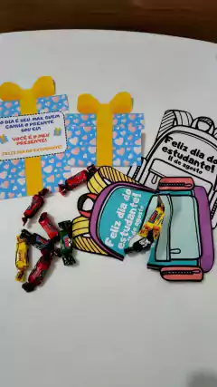 DIA DO ESTUDANTE - MOCHILA + PRESENTE