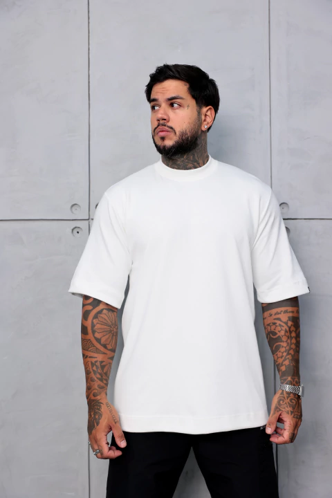 Camiseta Over Básica Off - comprar online