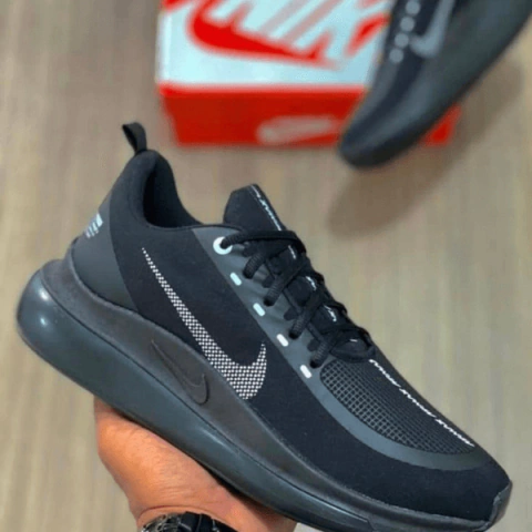 Nike Air Max 720 All Black