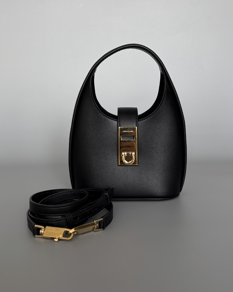 FERRAGAMO GANCINI HOBO - comprar online