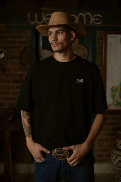 Camiseta Oodles "String" Preto - Banzai Company