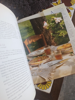 Livro "À mesa com Proust", de Anne Borrel - ESGOTADO na Editora - comprar online