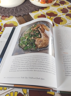 Livro importado "Outlander Kitchen" - Rasgada Janela Curadoria Vintage