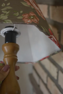 Abajur artesanal Flores de Outono - Rasgada Janela Curadoria Vintage