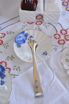 Pegador vintage multiuso em prata 90