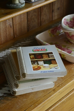 Coleção de livros "200 Receitas União" - INCLUI CASE (anos 80) na internet