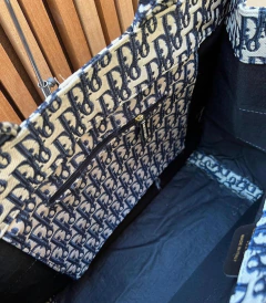 Bolsa Book Tote na internet