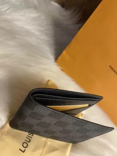 Carteira Damier na internet