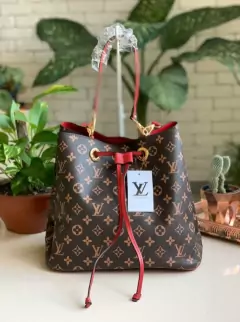 Bolsa Neone na internet