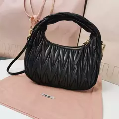 Bolsa Wander Preta Italiana na internet