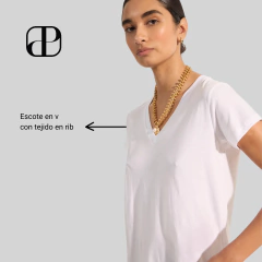 Imagen de REMERA PORTSAID BASICA ESCOTE EN V