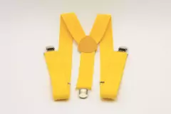 Suspensório unissex adulto e infantil com 3 pontos de fixação com ajuste de tamanho e presilha cromada composição em poliéster com elastano.