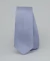 Gravata é um acessório versátil que pode ajudar a completar um traje e expressar o estilo pessoal de um indivíduo.
As gravatas podem ser usadas em conjunto com camisas de colarinho, ternos, paletós ou blazers. Elas ajudam a adicionar um toque de elegância