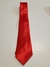 Gravata é um acessório versátil que pode ajudar a completar um traje e expressar o estilo pessoal de um indivíduo.
As gravatas podem ser usadas em conjunto com camisas de colarinho, ternos, paletós ou blazers. Elas ajudam a adicionar um toque de elegância