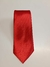 Gravata é um acessório versátil que pode ajudar a completar um traje e expressar o estilo pessoal de um indivíduo.
As gravatas podem ser usadas em conjunto com camisas de colarinho, ternos, paletós ou blazers. Elas ajudam a adicionar um toque de elegância