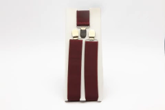 Suspensório clássico e charmoso, traz charme e sofisticação para quem usa. A fita com mais trançado garante uma longa durabilidade a presilha de pressão além de reforçada tira a necessidade de botão na calça facilitando o uso em qualquer modelo de calça.
