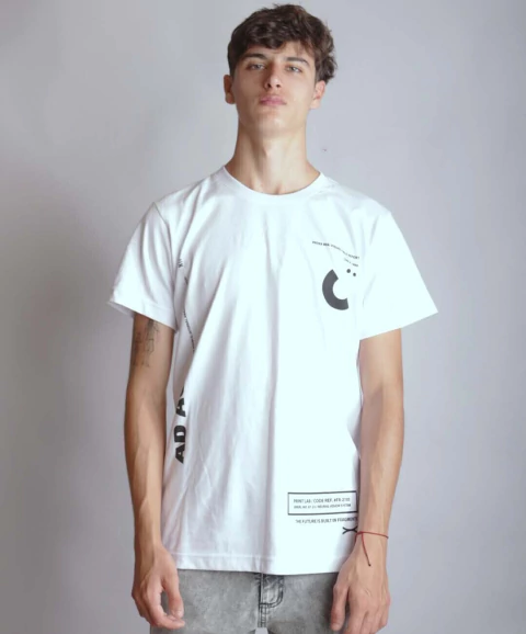 Remera Est. AD AGE Blanca NTF