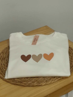 Remera 3 corazones - comprar online