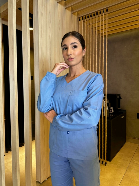 Scrub em Brim leve 100% algodão Manga Longa Feminino - Azul Claro