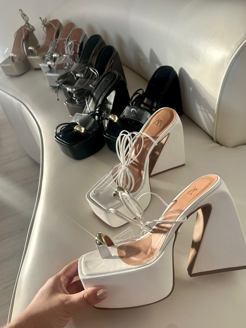 Salto triângulo amarração