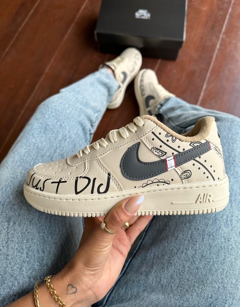 Tênis Nike Air Force