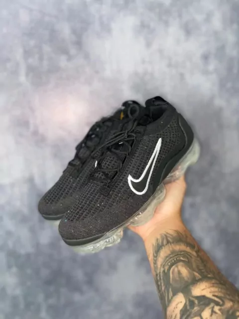 Vapormax 5.0 Preto detalhe branco