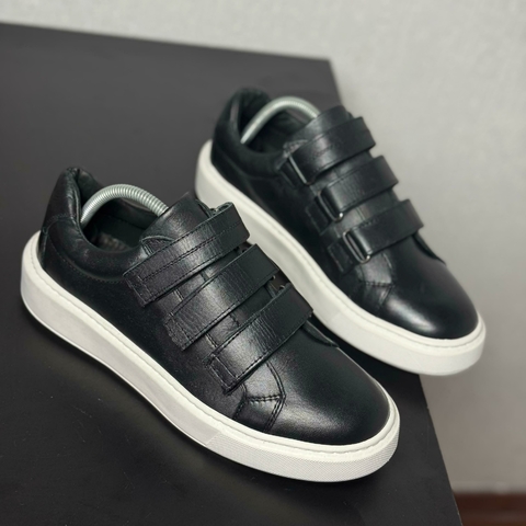 Sapatênis Monocromático Velcro Casual