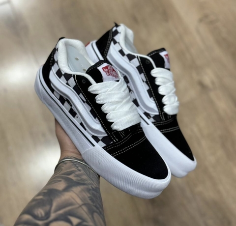 Tênis Vans Knu Skool Branco/Preto "Xadrez"