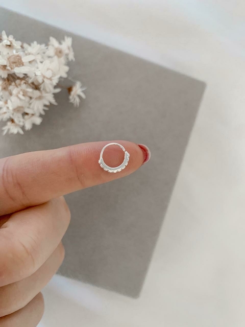 Piercing de prata nariz/hélix argolinha cravejada