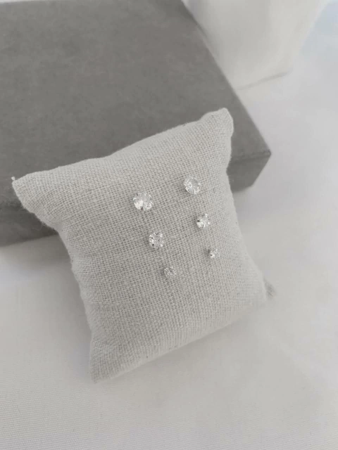 Brinco de prata trio ponto de luz zircônia redonda - comprar online