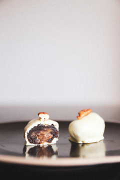 DÁTIL CHOCO BLANCO Y PECÁN