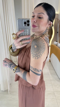 Blusa Laís na internet